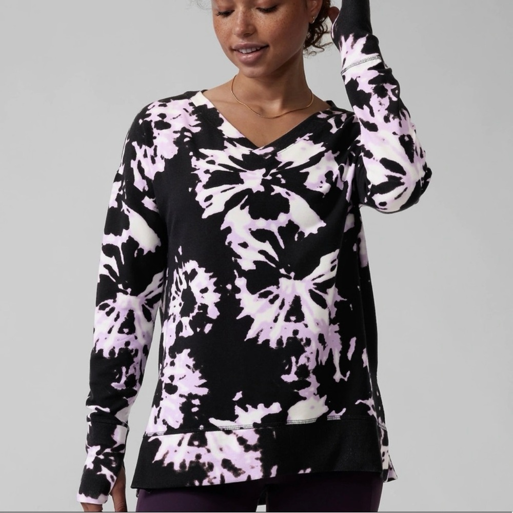 Athleta Coaster Luxe Printed V Neck Sweatshirt Size Medium Black Purple Tie Dye